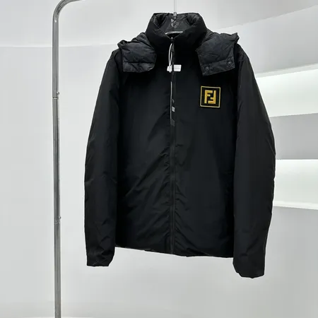 フェンディ ダウンジャケット