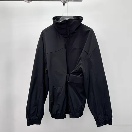 バレンシアガ ダウンジャケット