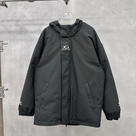 バレンシアガ ダウンジャケット