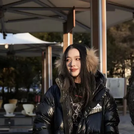 アディダス ダウンジャケット