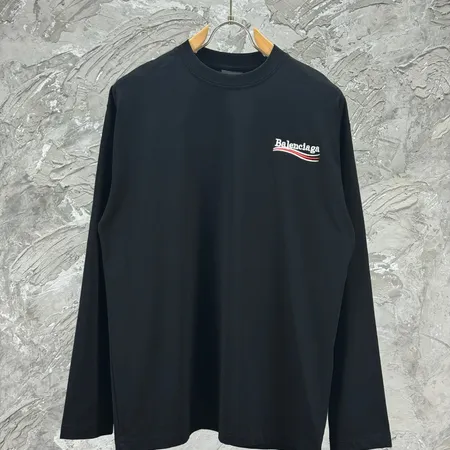 バレンシアガ パーカー