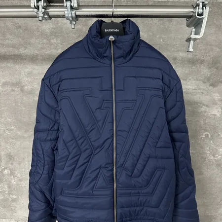 ルイヴィトン ダウンジャケット