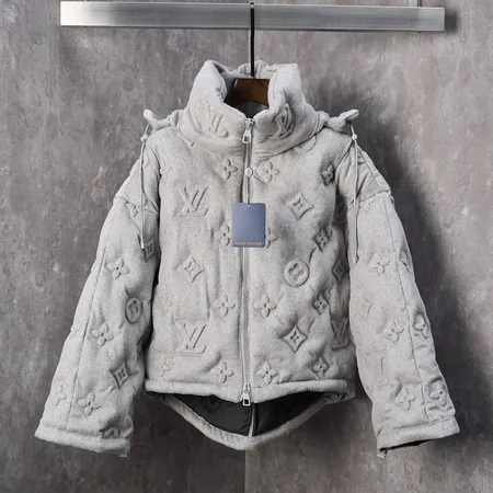 ルイヴィトン ダウンジャケット