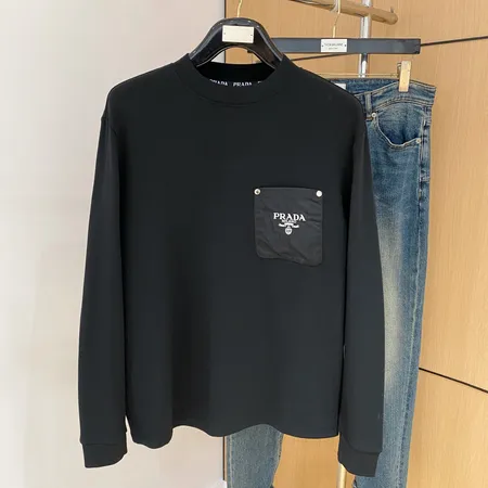 プラダ Tシャツ