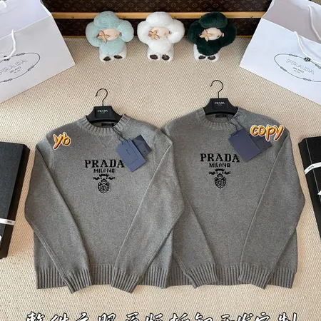 プラダ パーカー