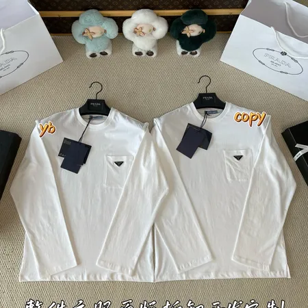 プラダ Tシャツ