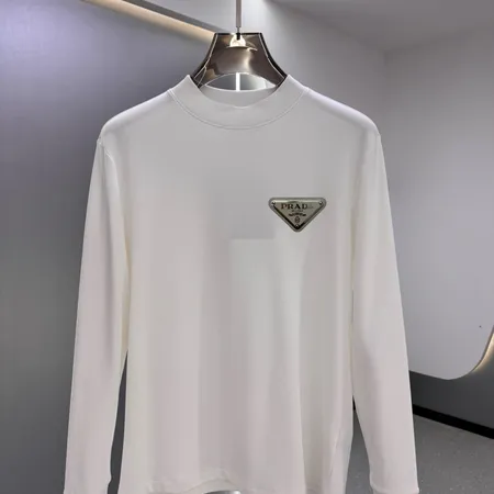 プラダ Tシャツ