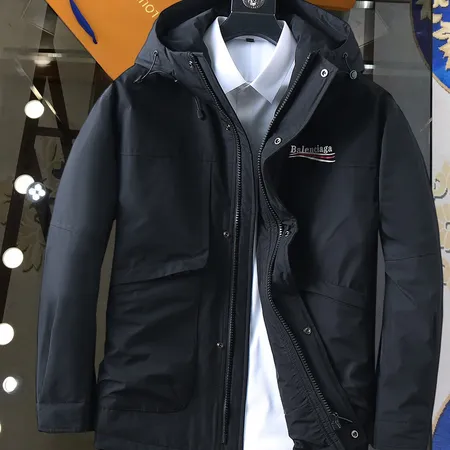 バレンシアガ ダウンジャケット