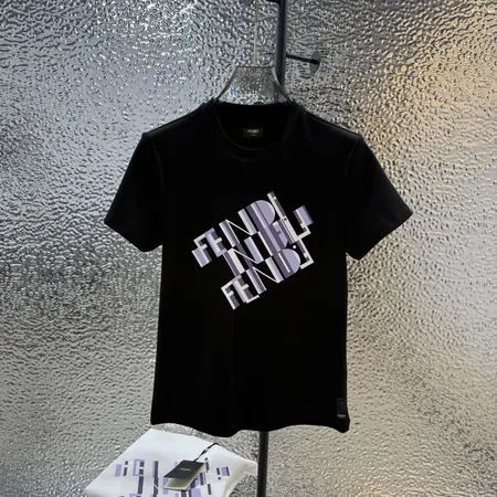 フェンディ Tシャツ