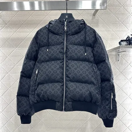 ルイヴィトン ダウンジャケット