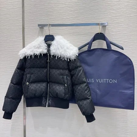ルイヴィトン ダウンジャケット