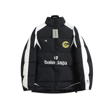 バレンシアガ ダウンジャケット