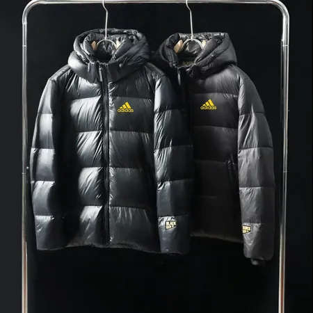 アディダス ダウンジャケット