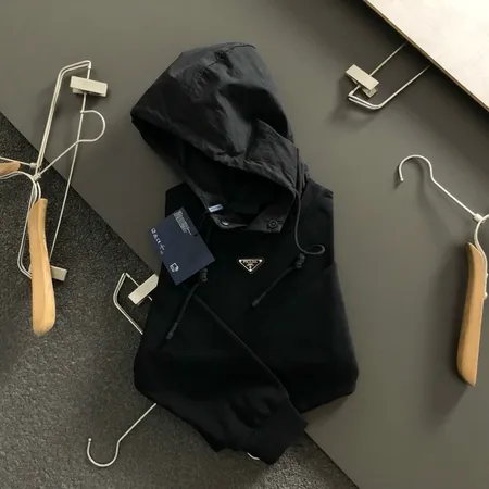 プラダ パーカー