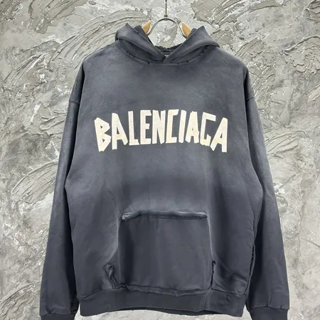 バレンシアガ パーカー