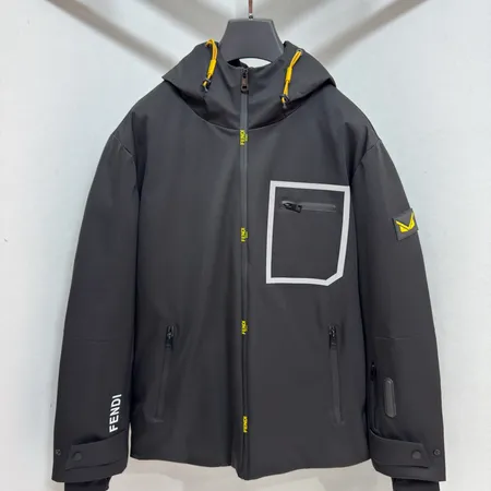 フェンディ ダウンジャケット