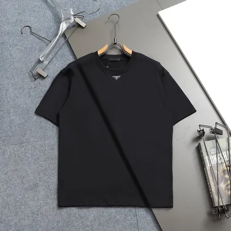プラダ Tシャツ