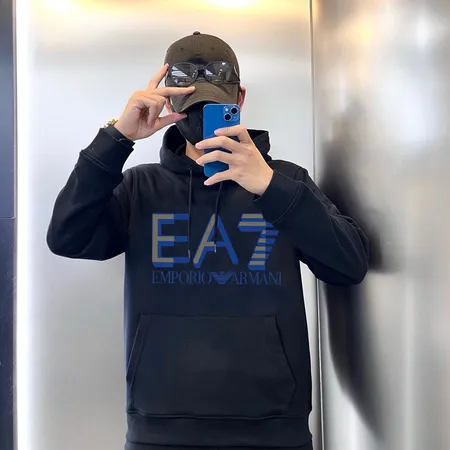 アルマーニ パーカー