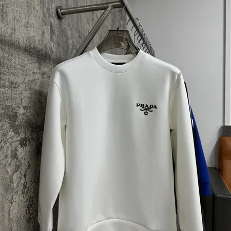 プラダ パーカー