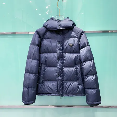 プラダ ダウンジャケット