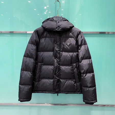 プラダ ダウンジャケット