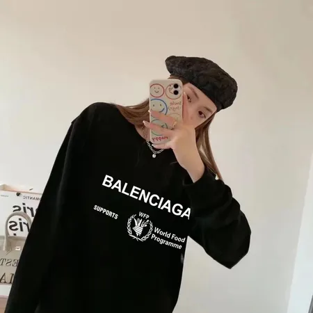 バレンシアガ パーカー