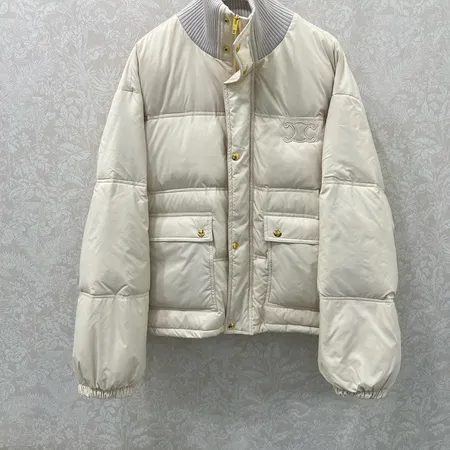 セリーヌ ダウンジャケット