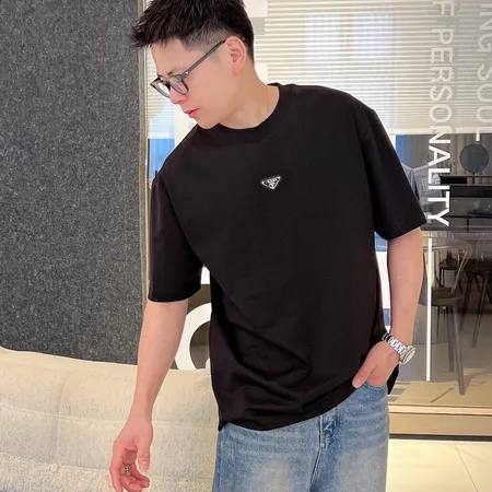 プラダ Tシャツ