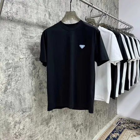 プラダ Tシャツ