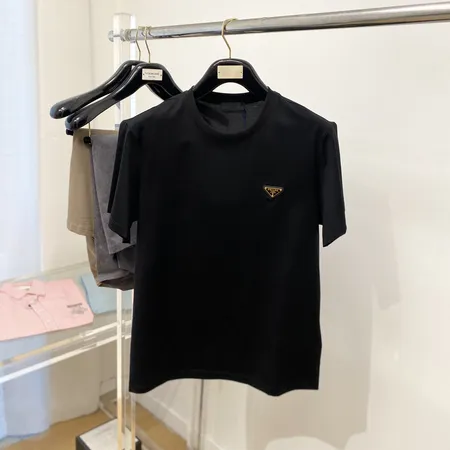 プラダ Tシャツ