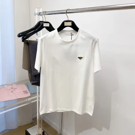 プラダ Tシャツ