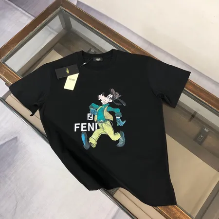 フェンディ Tシャツ