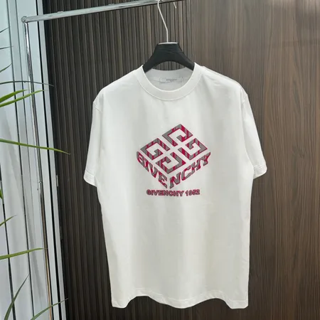 ジバンシィ Tシャツ