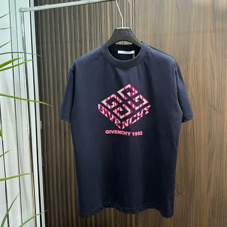 ジバンシィ Tシャツ