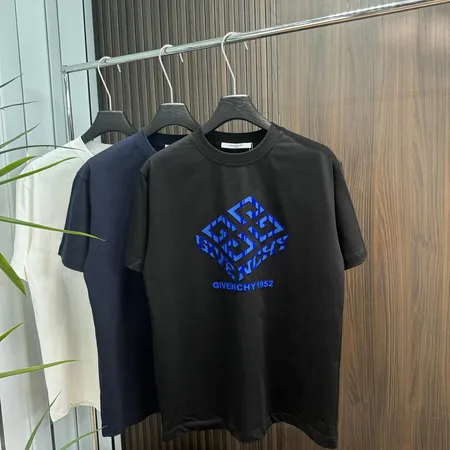 ジバンシィ Tシャツ