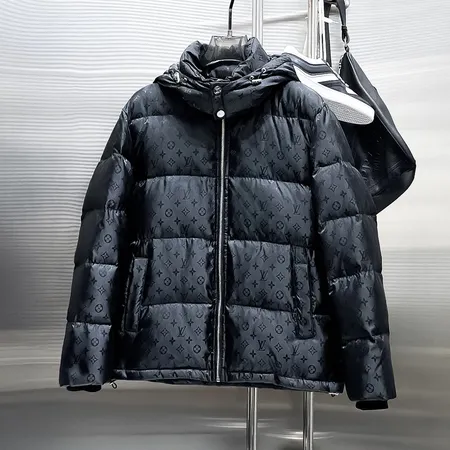 ルイヴィトン ダウンジャケット