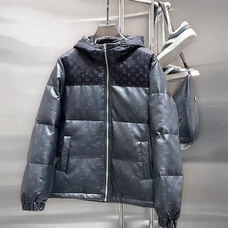 ルイヴィトン ダウンジャケット