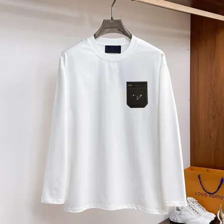 プラダ Tシャツ