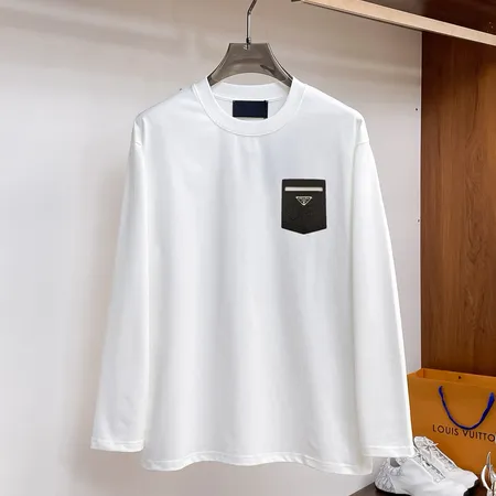 プラダ Tシャツ