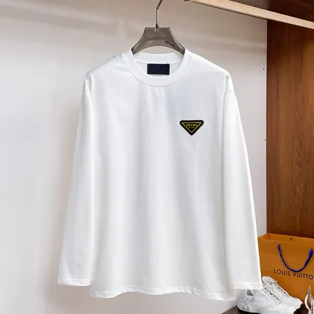 プラダ Tシャツ