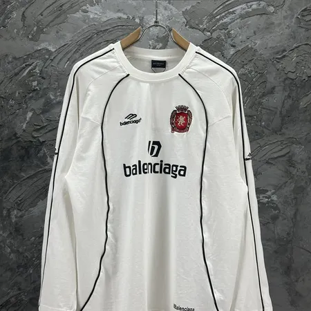 バレンシアガ パーカー