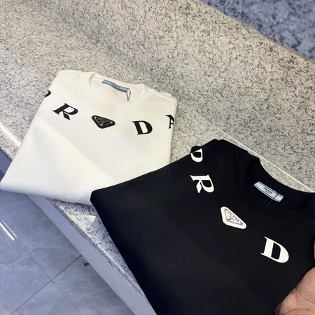 プラダ パーカー