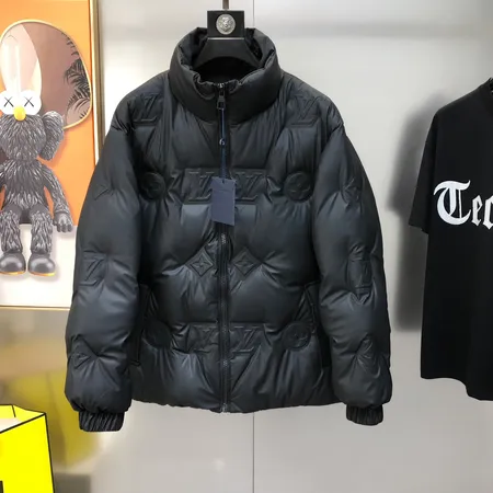 ルイヴィトン ダウンジャケット