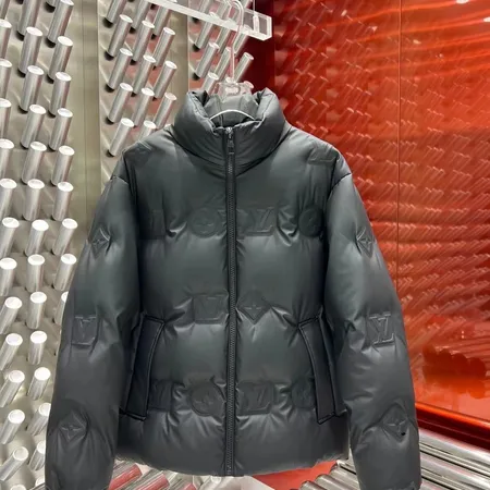 ルイヴィトン ダウンジャケット