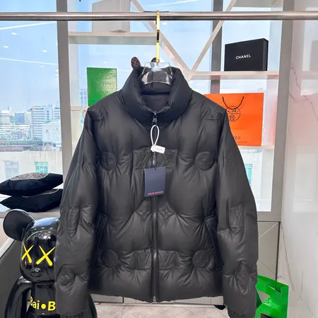 ルイヴィトン ダウンジャケット