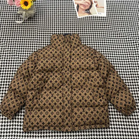 ルイヴィトン ダウンジャケット