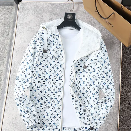 ルイヴィトン ダウンジャケット