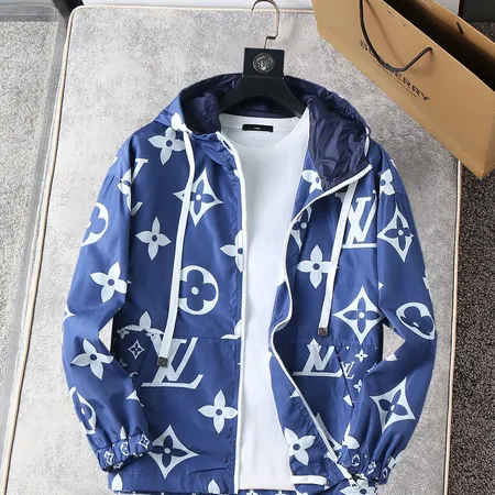 ルイヴィトン ダウンジャケット