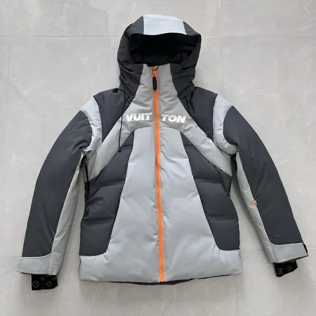 ルイヴィトン ダウンジャケット