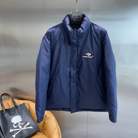 バレンシアガ ダウンジャケット